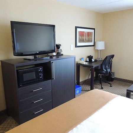 Holiday Inn Express Hamilton-Stoney Creek ภายนอก รูปภาพ