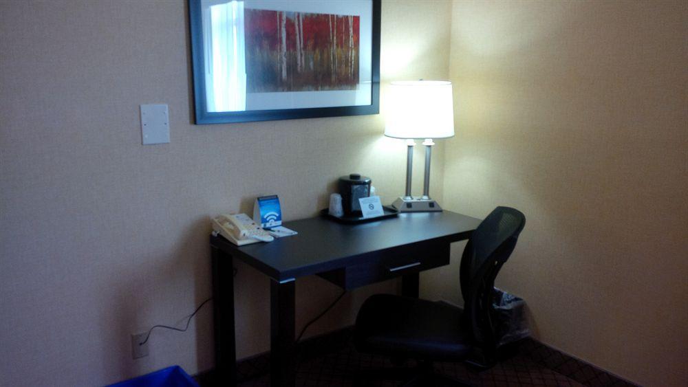 Holiday Inn Express Hamilton-Stoney Creek ภายนอก รูปภาพ