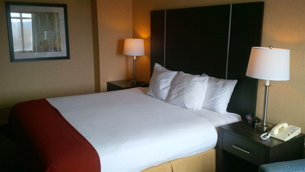 Holiday Inn Express Hamilton-Stoney Creek ภายนอก รูปภาพ