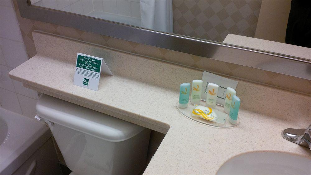 Holiday Inn Express Hamilton-Stoney Creek ภายนอก รูปภาพ